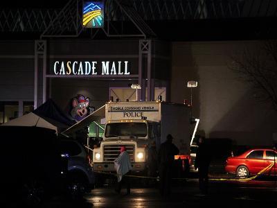 Five dead in US mall shooting, gunman on the run