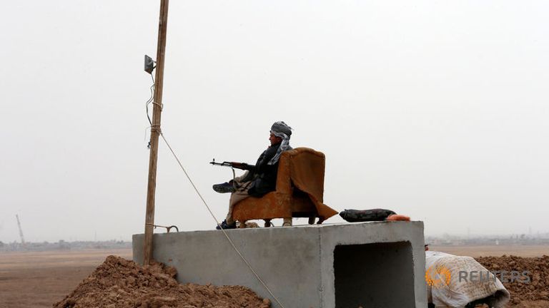 Iraqi forces fighting Islamic State say nearing Mosul airport