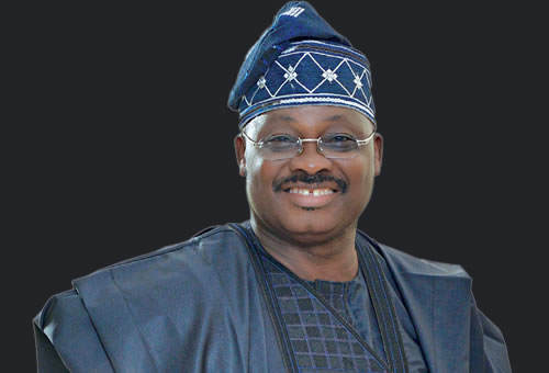 VIDEO | Ajimobi releases another version of meeting with LAUTECH students