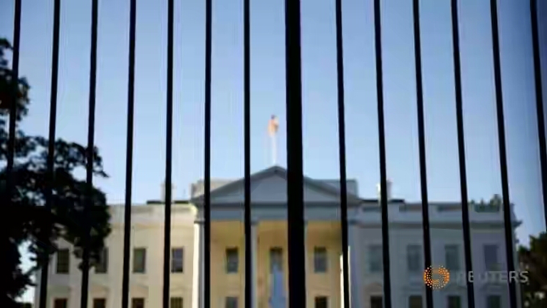 Suspect arrested after scaling White House fence, Secret Service says