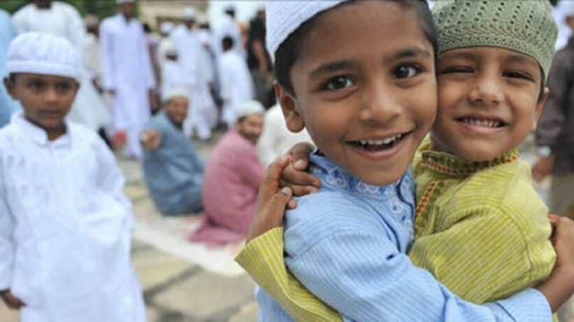 Is #Ramadan Mubarak or #Ramadan Kareem the correct greeting?