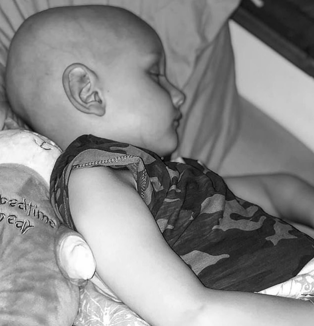 See The Final Words Of A 5-Year-Old Boy As He DIES Of CANCER In His Mother’s Arm