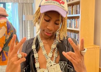 “30 BG till death,” Uncle Vinny flexes Davido’s expensive pieces of jewelry (Video)