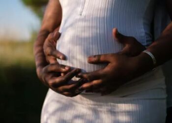 6 signs you might be pregnant with twins
