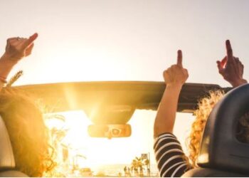 4 must-have power accessories for your next road trip