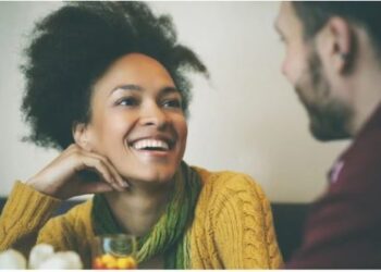 5 embarrassing things we do when we have a crush on someone