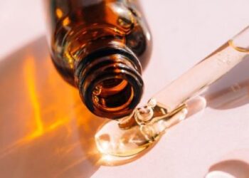 How to make your own anti aging serum at home