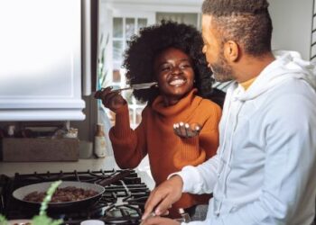6 reasons why you should date a man who cooks
