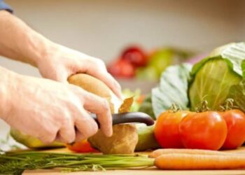 8 foods that can help remove black spots from skin