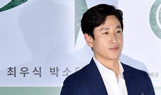 Lee Sun-kyun Cause of Death, Biography, Age, Net worth, Movies