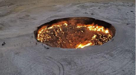 THE DOOR TO HELL!!! See The Darvaza Gas Crater That Sits In The Heart Of Karakum Desert That Has Been Burning For Almost 50 YEARS