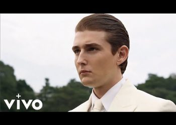 DOWNLOAD Barron Trump – Walking With Jesus mp3